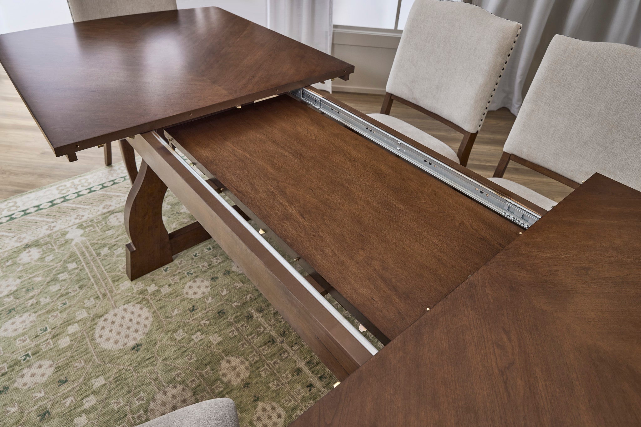 Bellevue Rectangular Dining Table