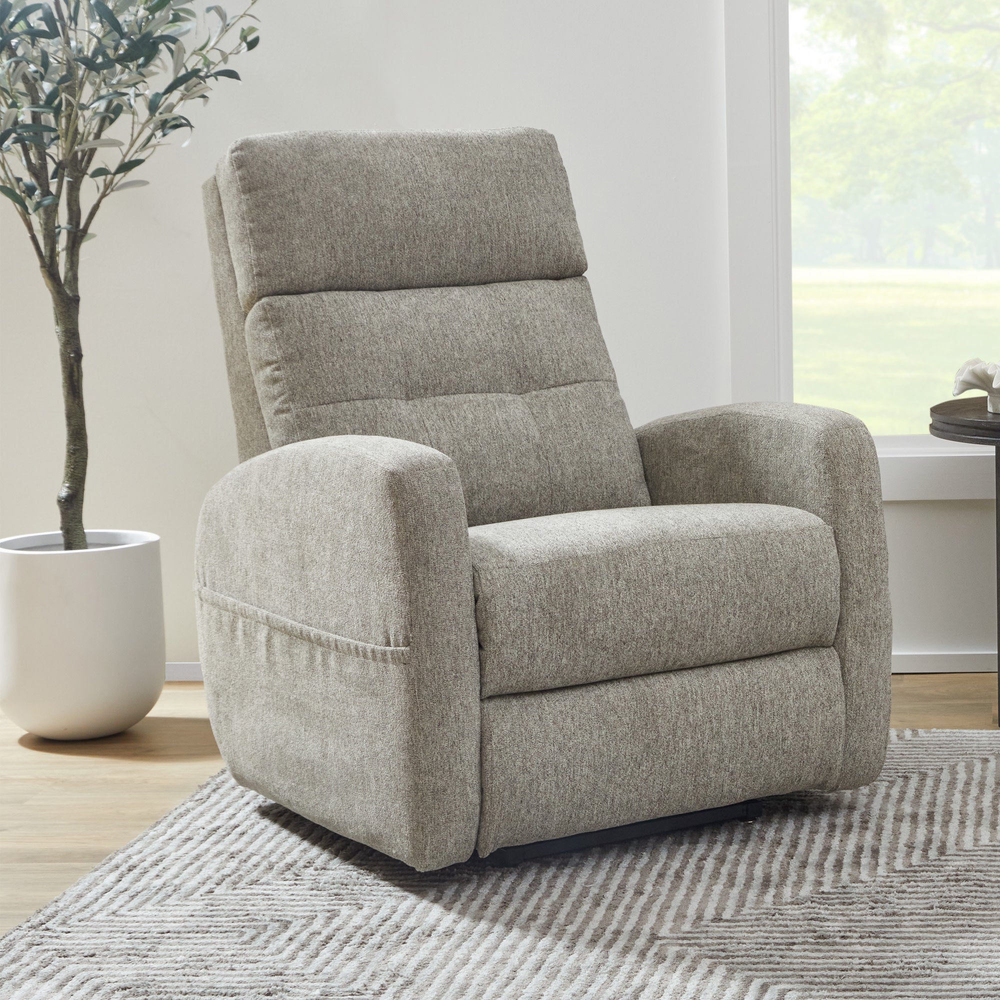 ソレル　LION Charlotte Fabric Power Lift Recliner with Power Headrest & Lumbar