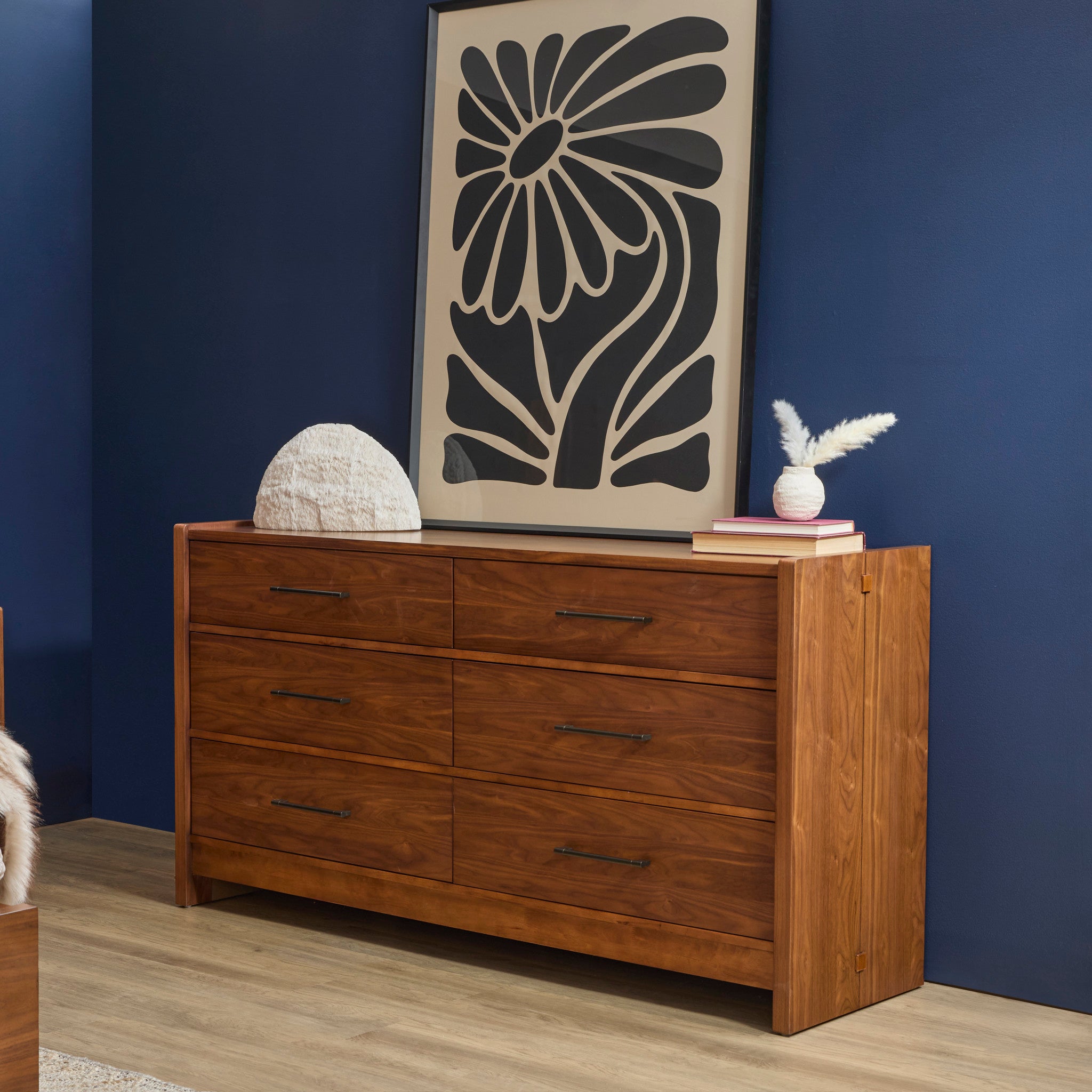 Lincoln Dresser