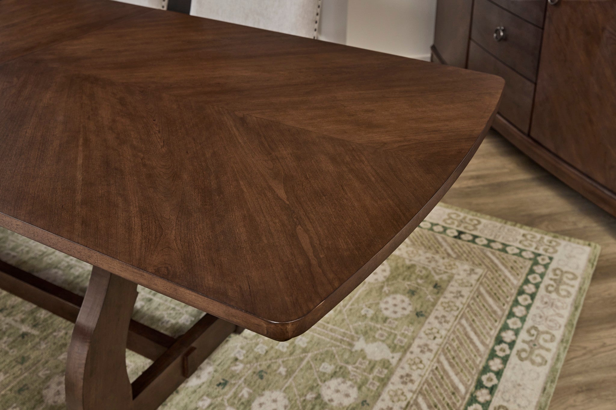 Bellevue Rectangular Dining Table
