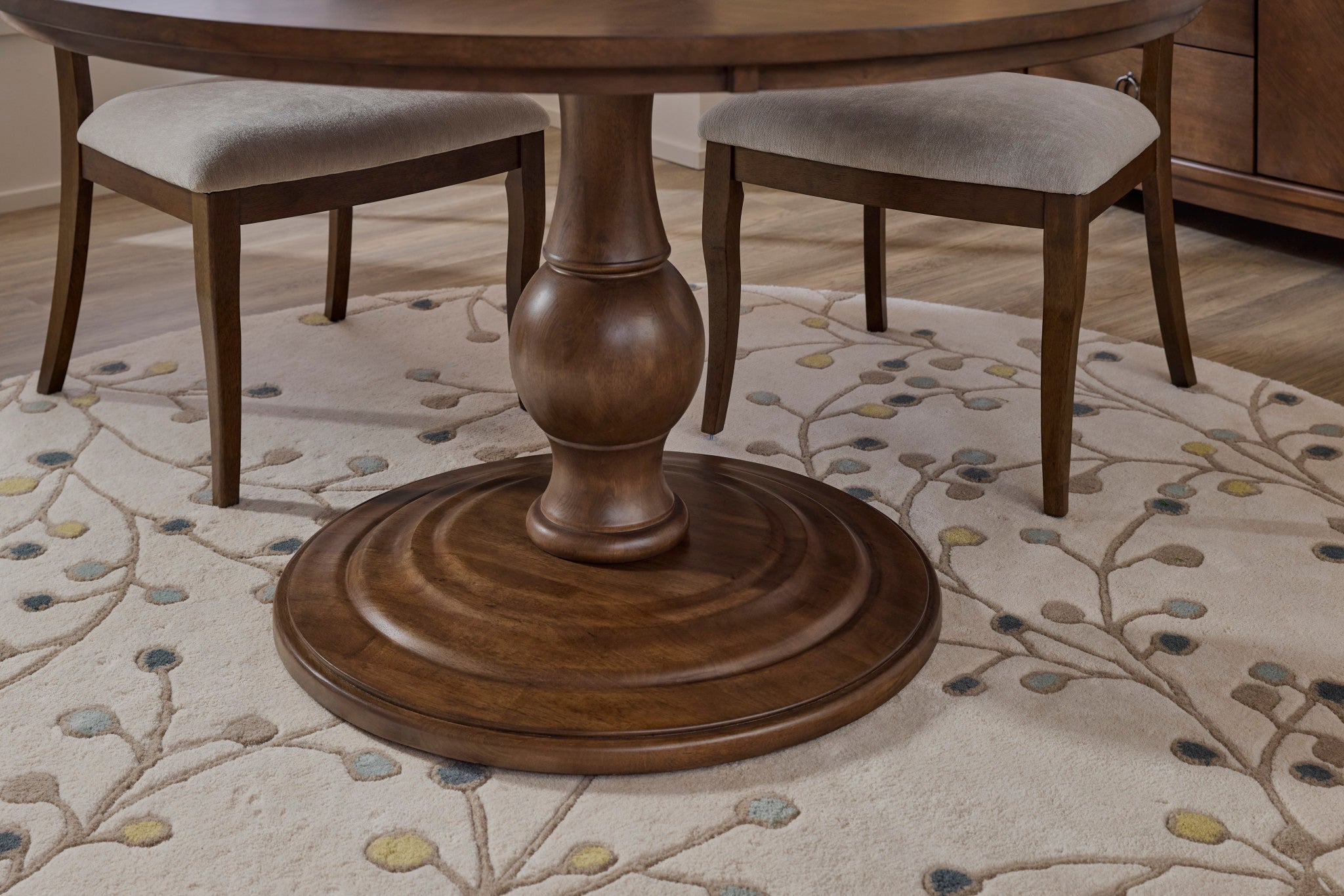 Bellevue Round Dining Table