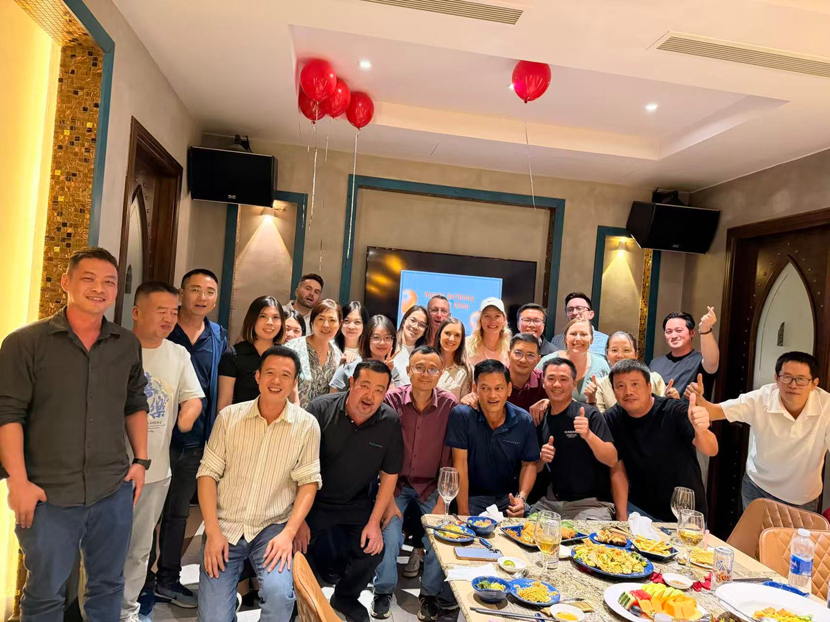 The global team at Flexsteel enjoying a dinner